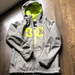 DC boys waterproof snowboarding jacket. Size 16/XL